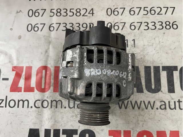 Генератор автомобільний 8200810621 RENAULT