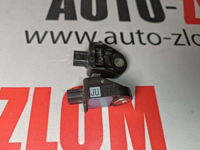 Датчик Ейрбег передній 8917378010 TOYOTA