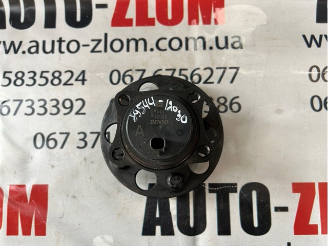 Підшипник задньої маточини 8954412030 TOYOTA