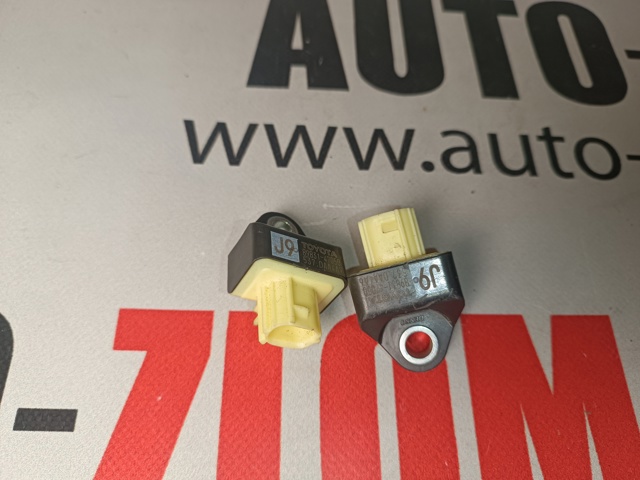 Датчик Айрбег передній 8983147050 TOYOTA