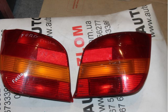 Цоколь (патрон) заднього ліхтаря 89FG13N004AA FORD