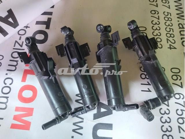 Форсунка омивача фари передньої, лівою 8T0955101D VAG