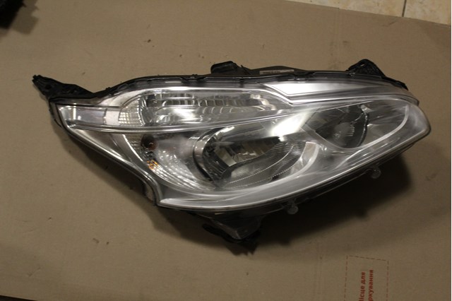 Фара основна права 9802221280 PEUGEOT
