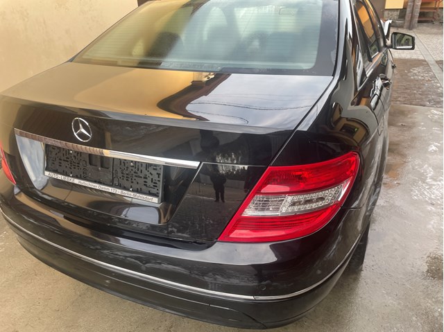 Кришка багажника кузова A2047500075 MERCEDES