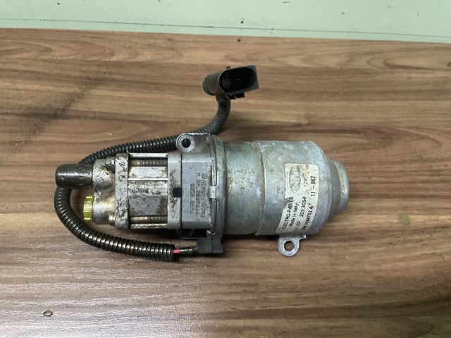 Насос системи включення зчеплення A2095530201 MERCEDES