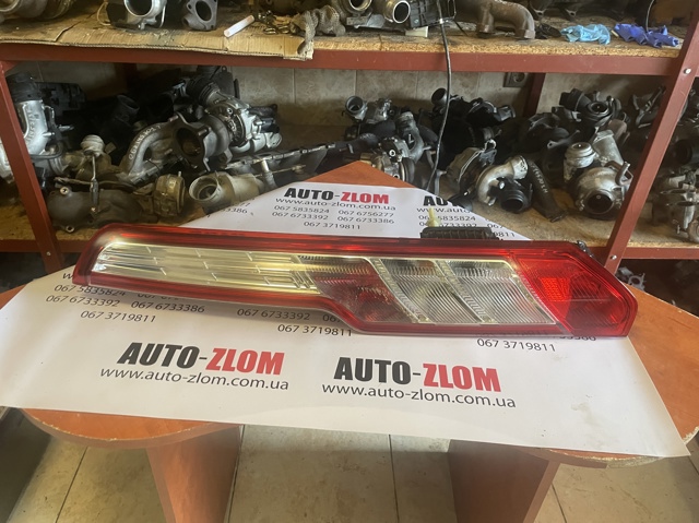 Ліхтар задній правий BK2113404AG FORD