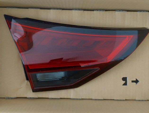 Задня ліва внутрішня фара 265556RR1A NISSAN