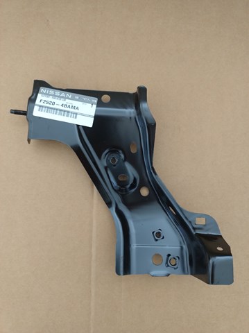 Кронштейн бампера переднього F25204BAMA NISSAN