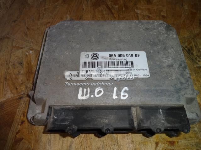 Блок електронного управління 06A906019BF VAG