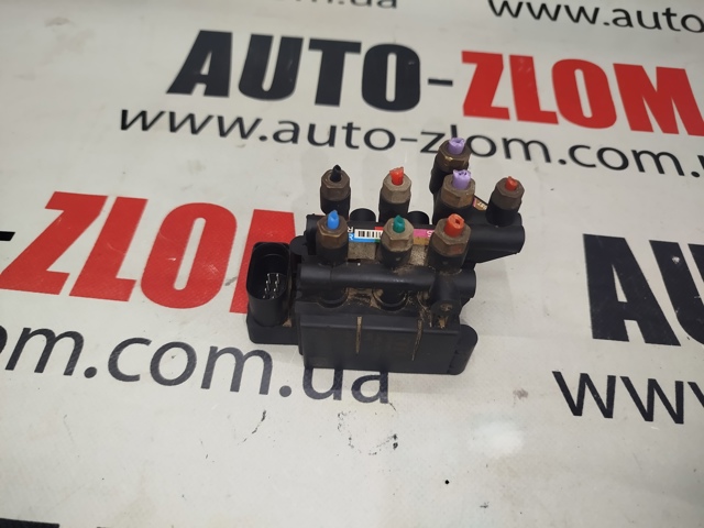 Блок клапанів гідравлічної підвіски AБС (ABS) 4M0616013B VAG