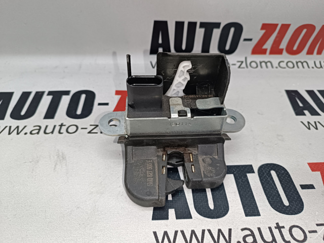 Замок 3/5-х дверей, задній 5M0827505E VAG
