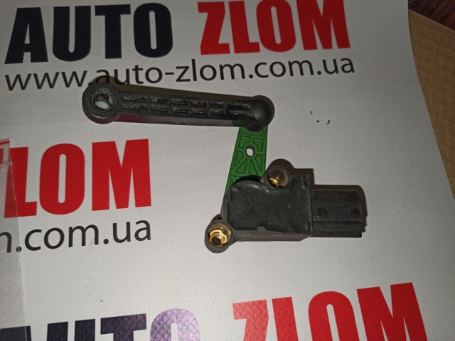 Датчик рівня положення кузова, передній лівий 5Q0907503 VAG