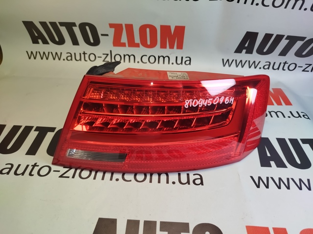 Ліхтар задній правий, зовнішній 8T0945096H VAG