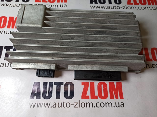 Підсилювач звуку аудіосистеми 8T1035223A VAG