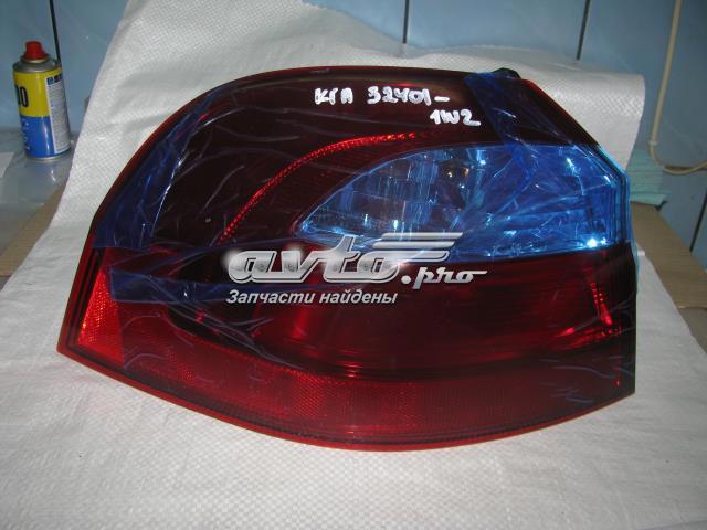 Задня ліва зовнішня фара 924011W2 HYUNDAI