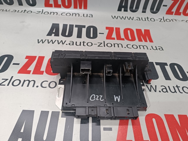 Корпус запобіжників A0285459832 MERCEDES