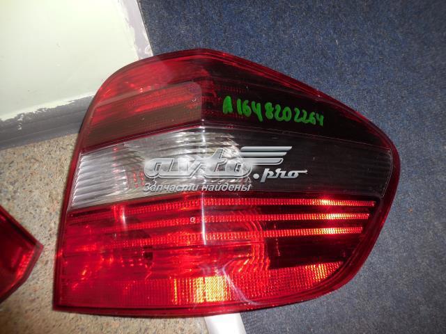 Задній правий стоп A1648202264 MERCEDES
