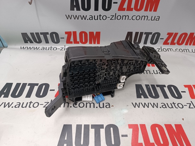 Корпус блоку запобіжників KD4566767 MAZDA