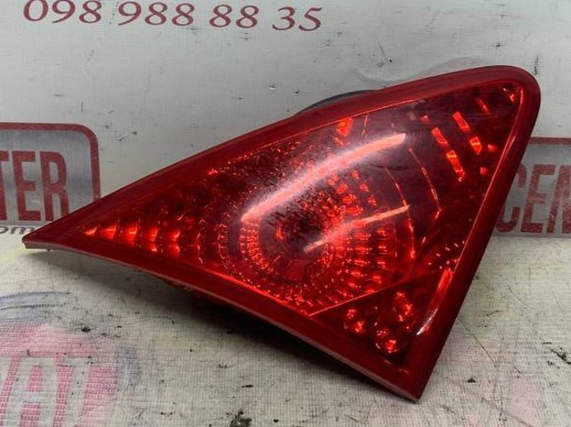 Задня ліва внутрішня фара 9683461080 PEUGEOT