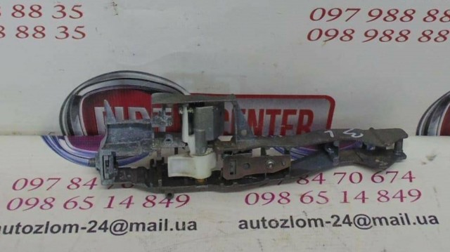 Тримач зовнішньої ручки дверей, лівих дверей 9684560080 PEUGEOT