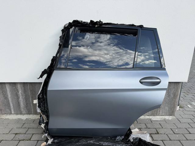 Двері пасажирськи задні ліві 41527931201 BMW
