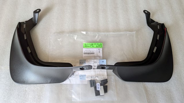 Бризговики з кріпленням 82162338566 BMW