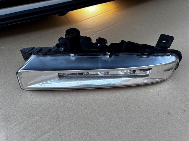 Туманка права 63177349132 BMW