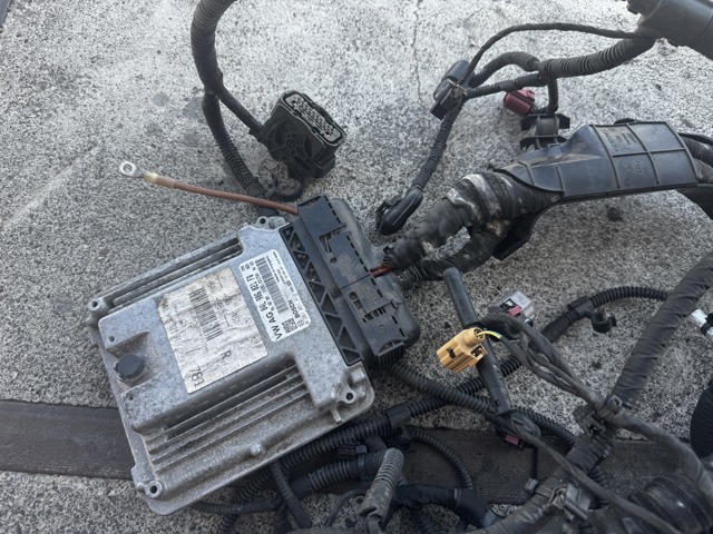 Комп'ютер двигуна 04L906021FQ VAG