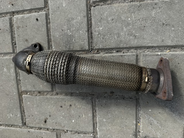 Патрубок турбіни вихлопних газів 059131789N VAG