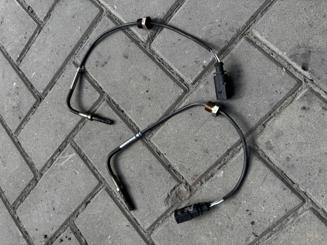 Датчик температури відпрацьованих газів (ВГ), перед турбіною 059906088A VAG