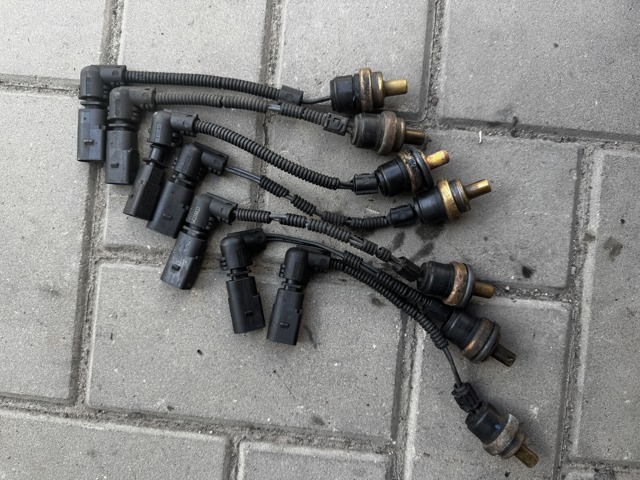 Термодатчик охолоджуючої рідини 070919501A VAG