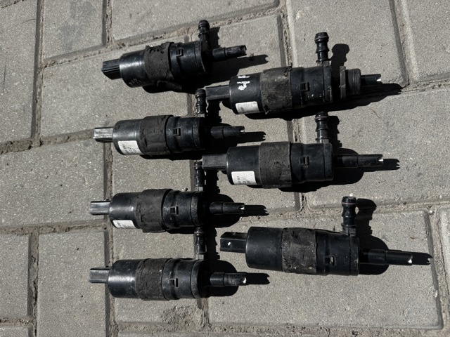 Насос омивача фар 3B7955681 VAG