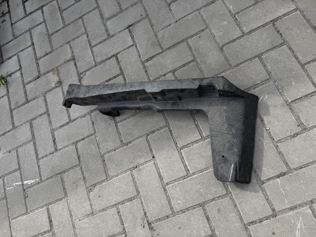 Ущільнювач арки крила 4F0821112A VAG