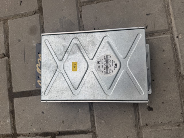 Підсилювач звуку аудіосистеми 4F0910223B VAG