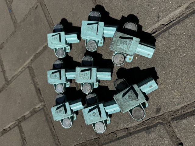 Датчик AIRBAG передній 4F0955557 VAG