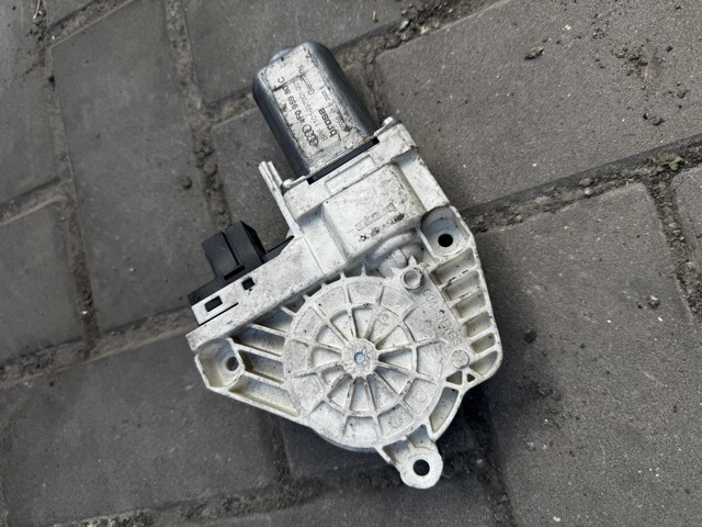 Мотор склопідйомника дверей задніх, лівих 4F0959801C VAG