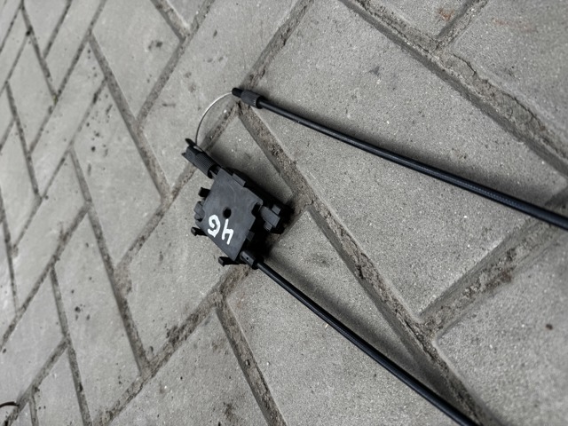 Трос відкриття капота, передній 4G0823531A VAG