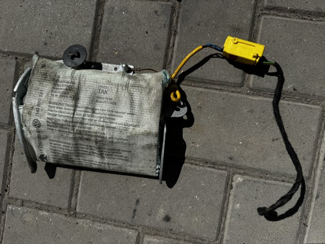 Модуль-процесор управління подушки безпеки 7H0880741 VAG