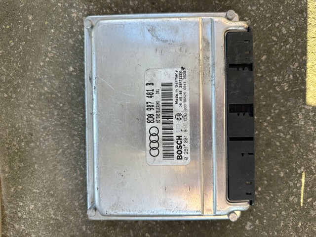 Модуль управління двигуном 8D0907401B VAG