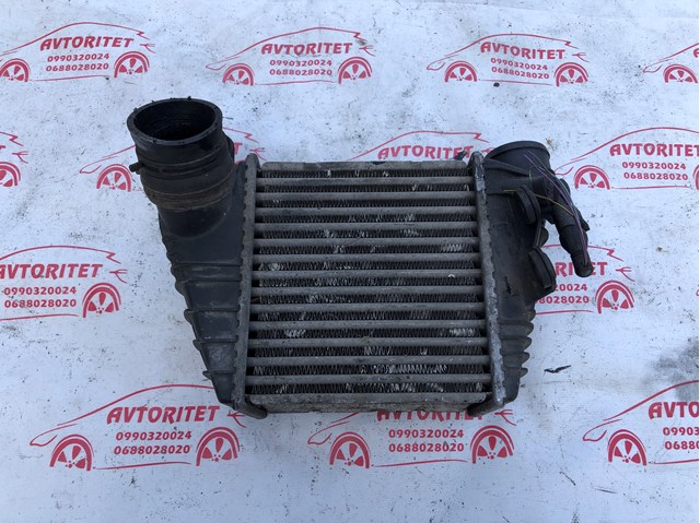 Радіатор інтеркулера 1J0145803F VAG