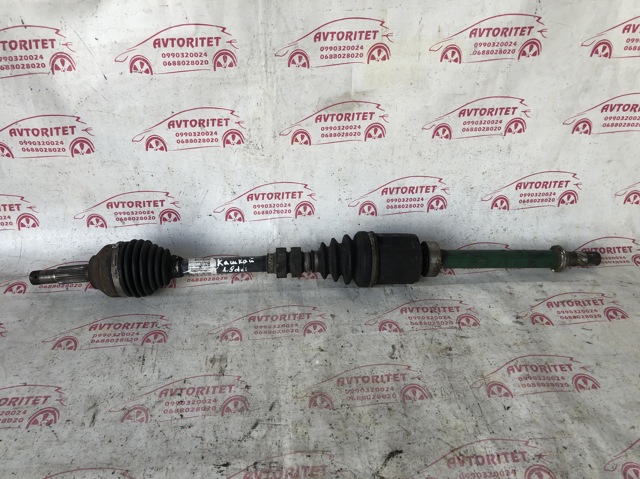 Піввісь передня, права 39100BB32B NISSAN