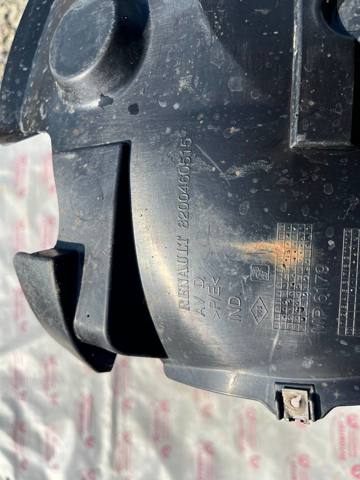 Підкрилок переднього крила, правий передній 8200460515 RENAULT