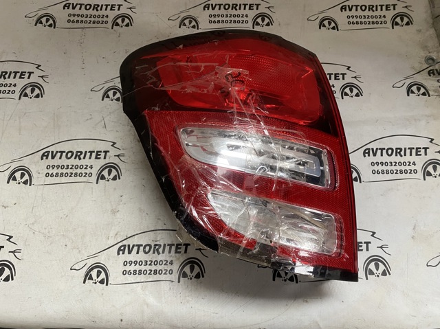 Задня ліва зовнішня фара 9673805480 PEUGEOT