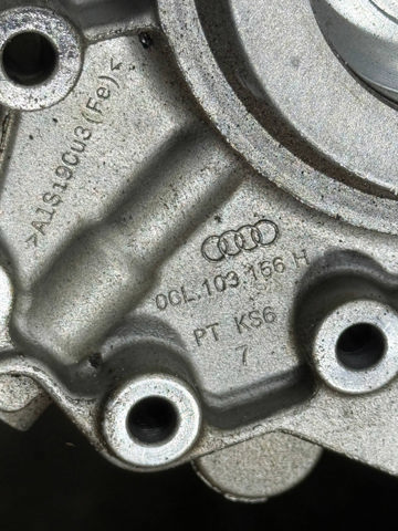 Передня кришка головки блока циліндрів (ГБЦ) 06L103166H VAG