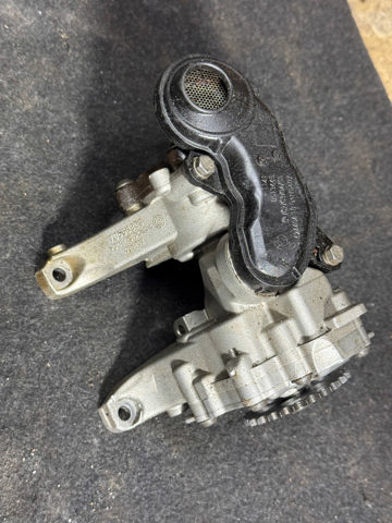 Помпа масляна 11417624135 BMW