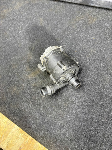Водяний насос охолодження електричний додатковий 11518637952 BMW