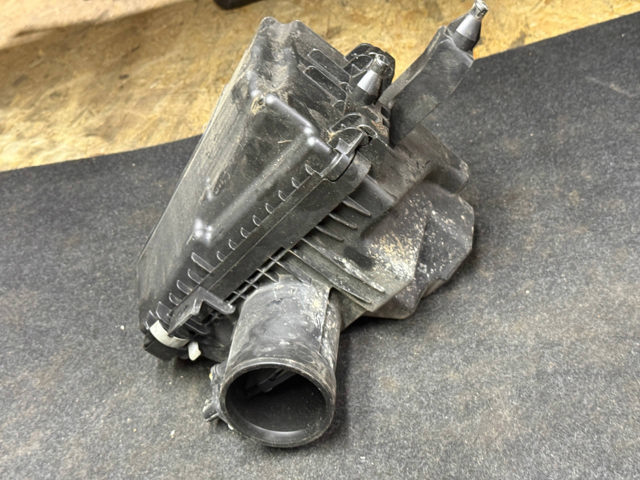 Коробка фільтра 165004BA3B NISSAN