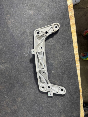 Кріплення коробки передач 22316796611 BMW