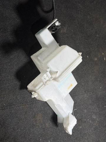 Бачок склоомивача 289106RR0A NISSAN