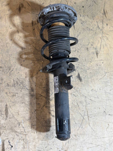 Стійка передня права 31316873794 BMW